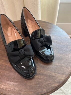Bandolino Black Patent Bow Block Loafers